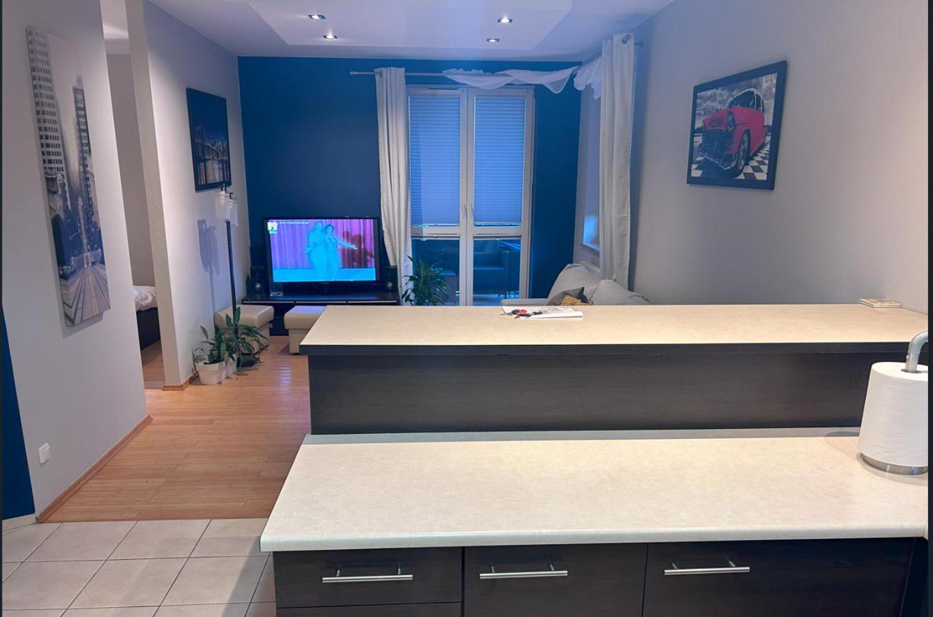 Apartament W Wesolej Varsó Kültér fotó