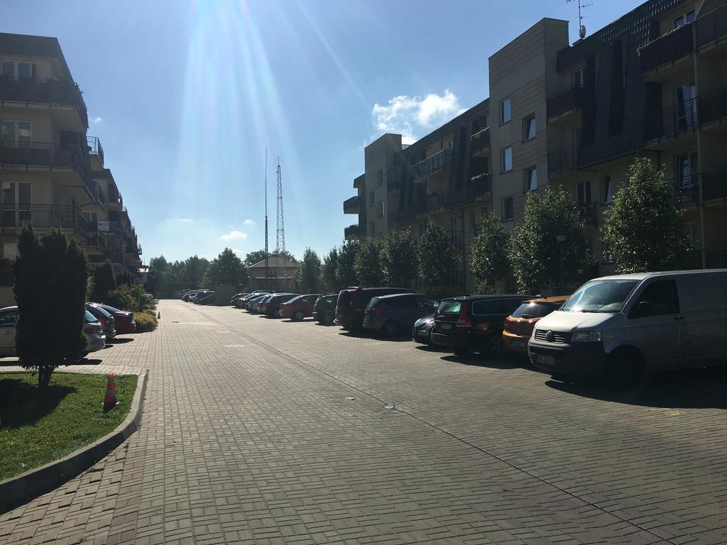 Apartament W Wesolej Varsó Kültér fotó