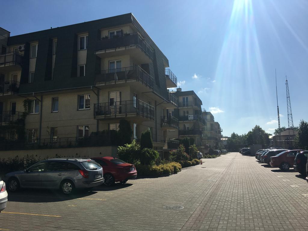 Apartament W Wesolej Varsó Kültér fotó