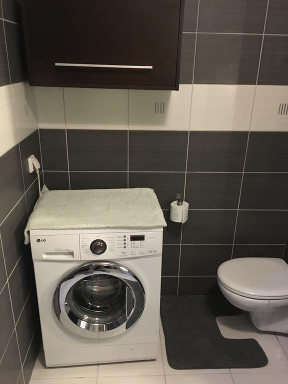 Apartament W Wesolej Varsó Kültér fotó