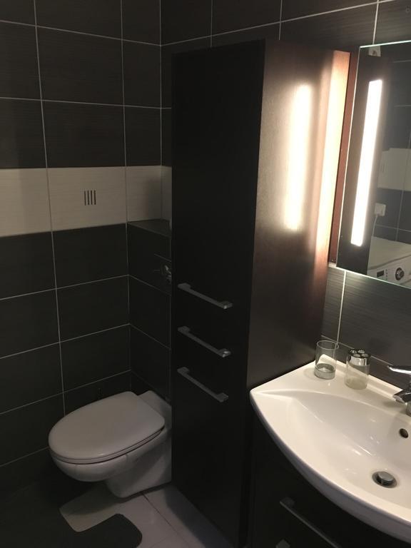 Apartament W Wesolej Varsó Kültér fotó
