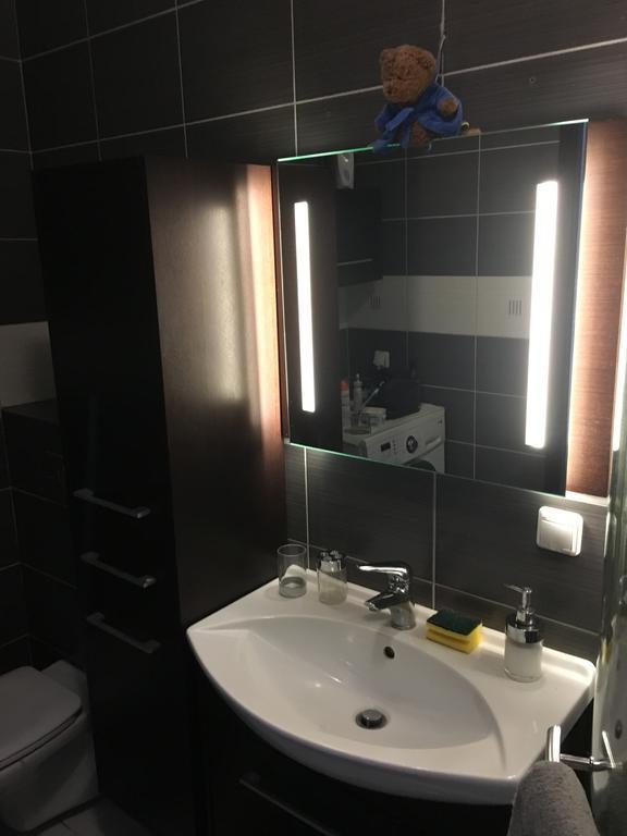 Apartament W Wesolej Varsó Kültér fotó