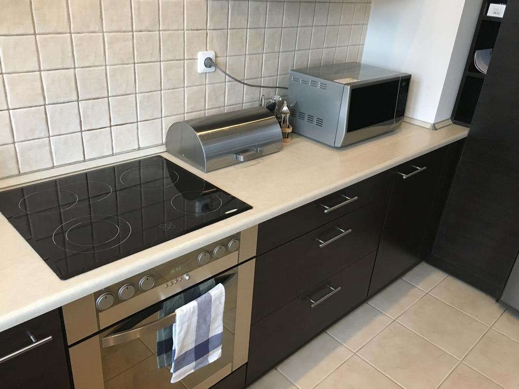 Apartament W Wesolej Varsó Kültér fotó